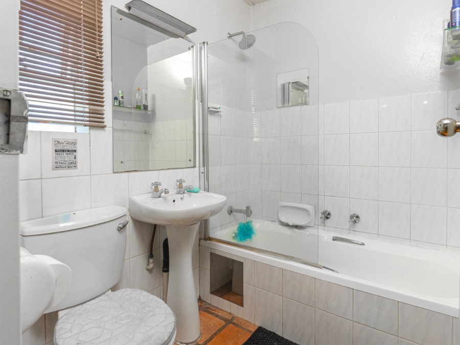 1 Bedroom Property for Sale in Kosmos North West